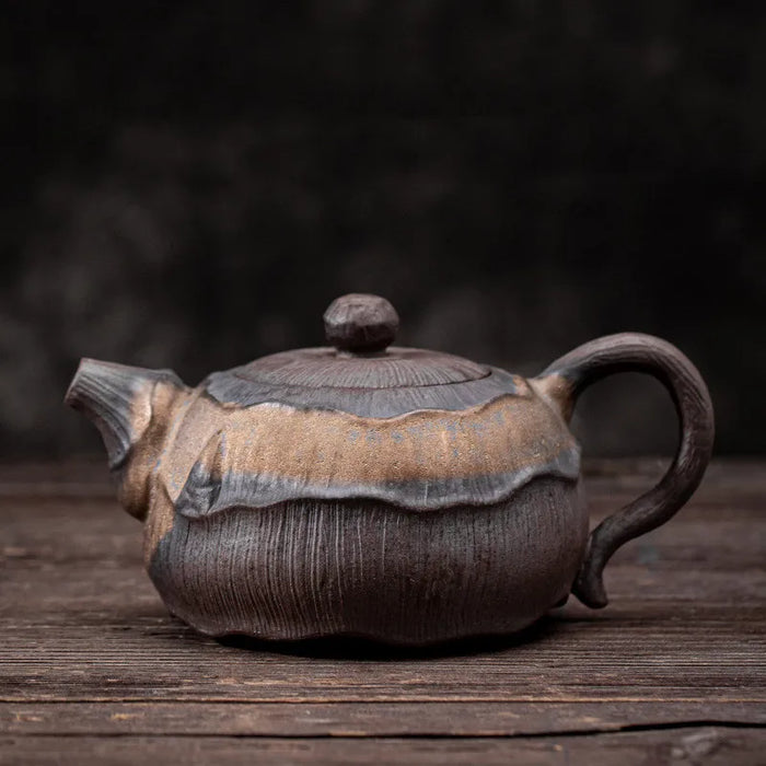 Japanese‑Style Gilt Iron‑Glaze Ceramic Teapot 250ml – Handmade Pu'er & Oolong Teaware
