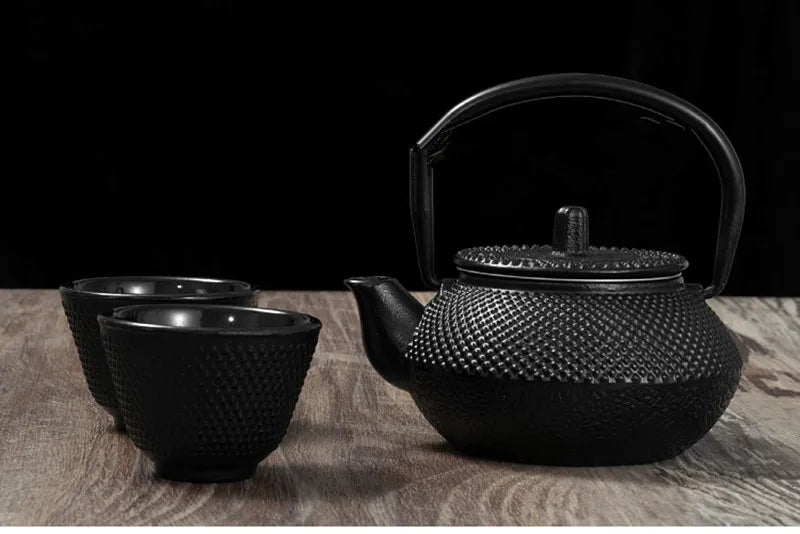 300ml Cast Iron Teapot with Stainless Steel Infuser — Black