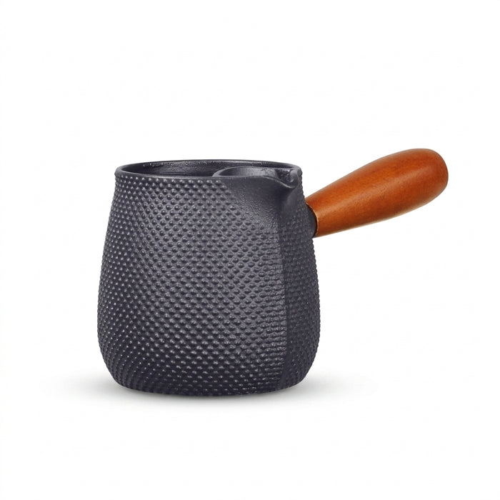 600ml Cast Iron Teapot with Wooden Handle — Stove-Top Brewing Kettle